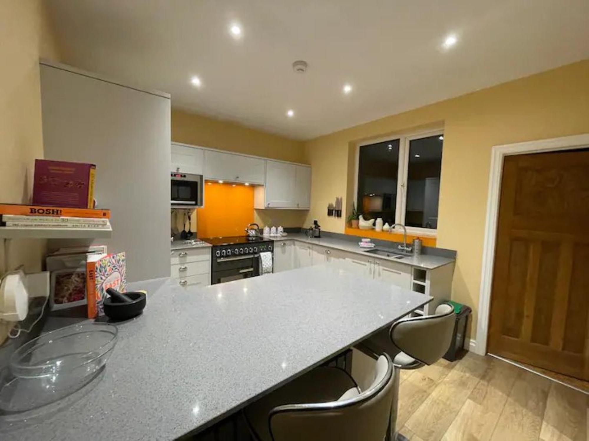 Glossop Retreat - Pet Friendly Perfect for 6