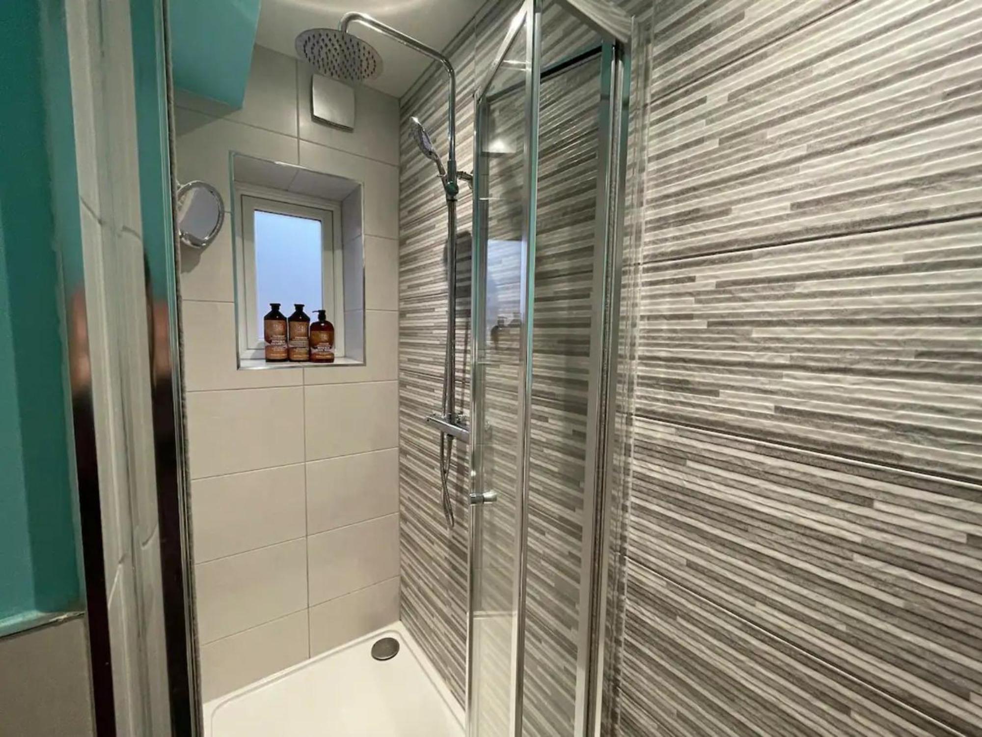 Glossop Retreat - Pet Friendly Perfect for 6