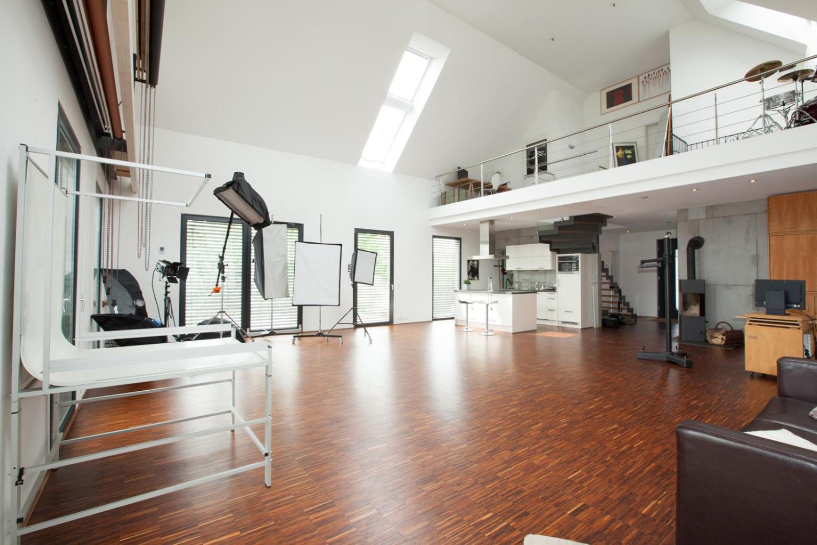 Kreatives Studio mit Galerie