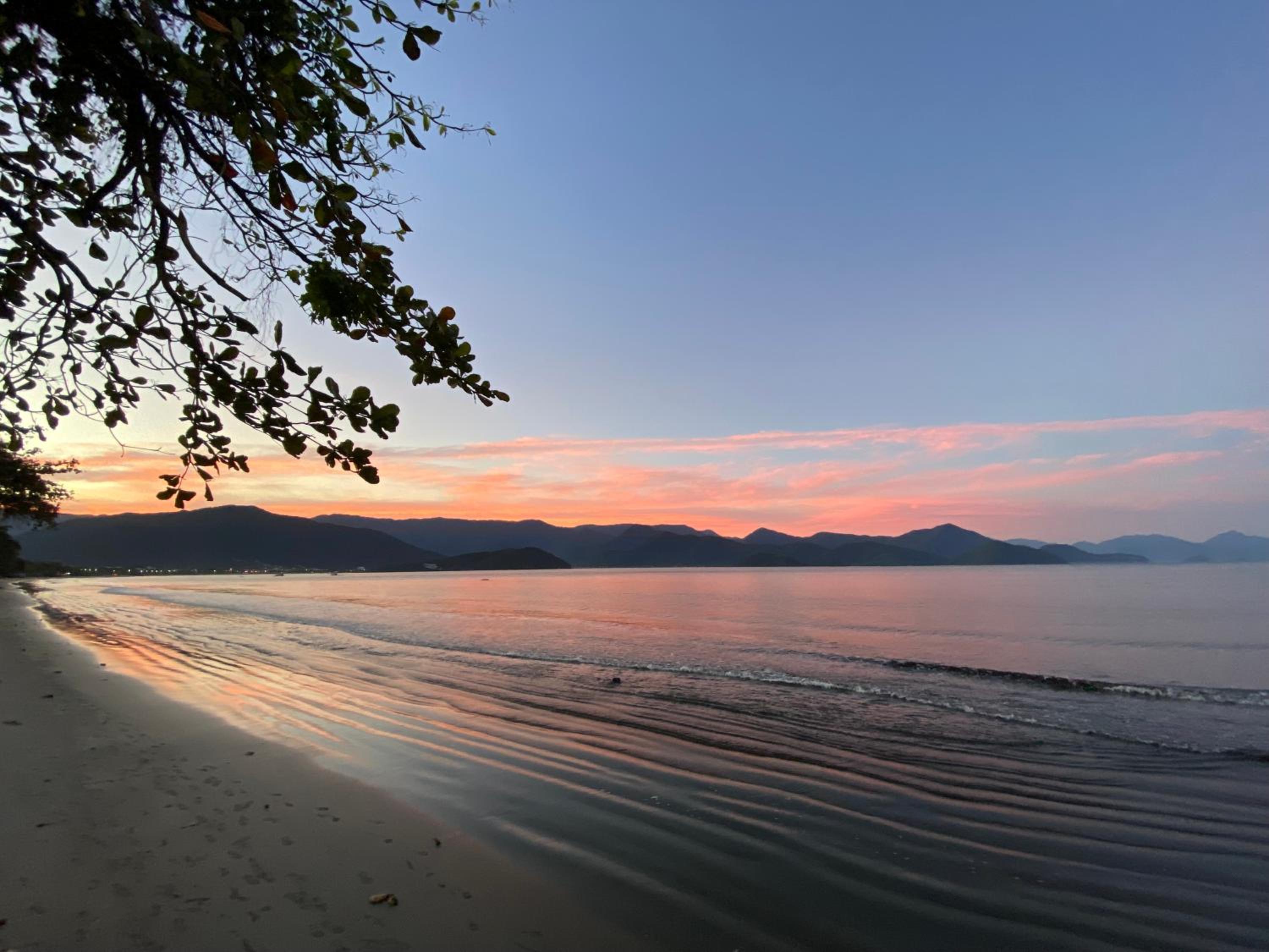 Suítes em Itaguá Aqui é Seu Lugar