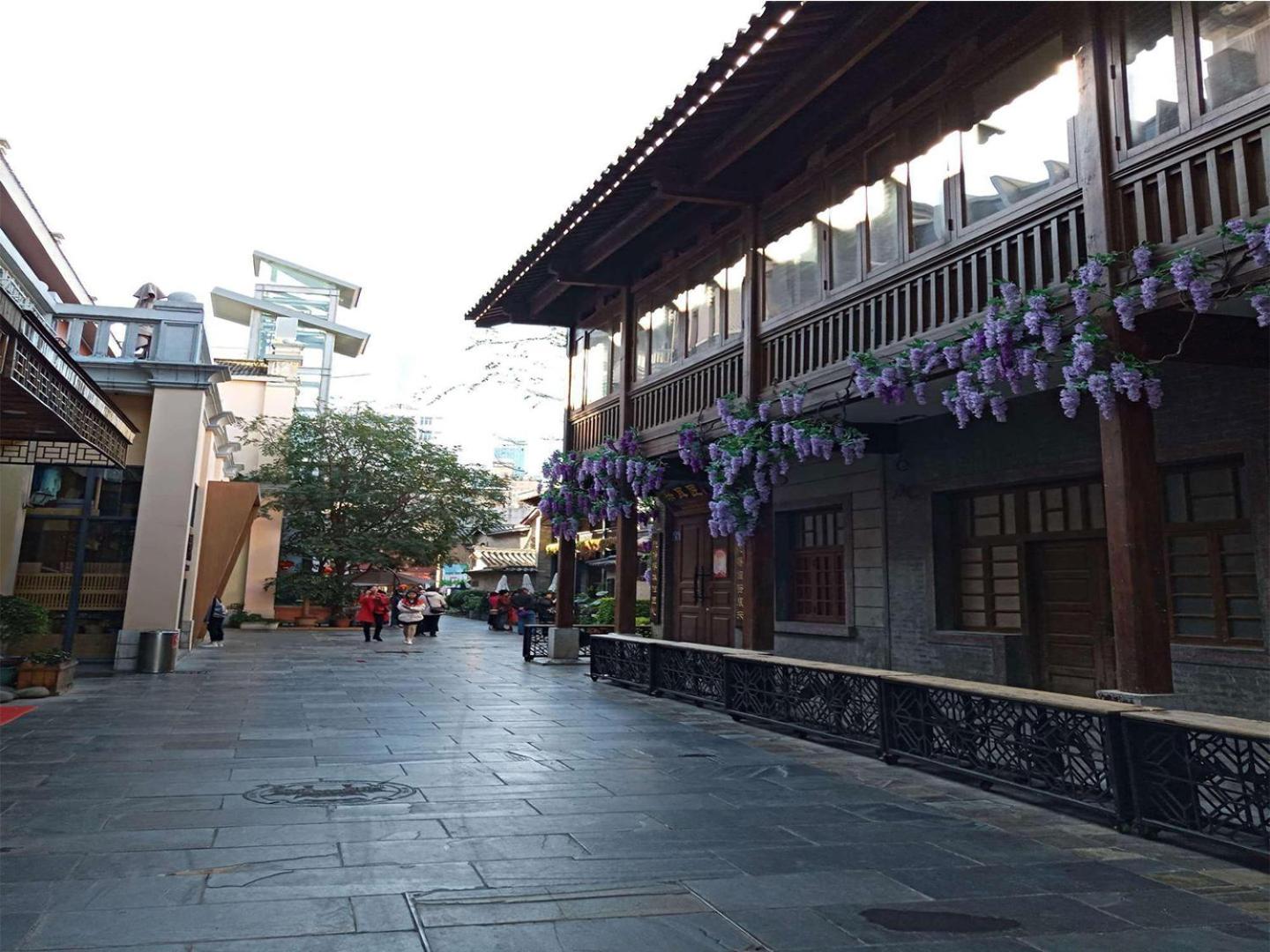 Annie Apartment - only 120 metres from Metro Line 2 Exit B of Chuanxingulou