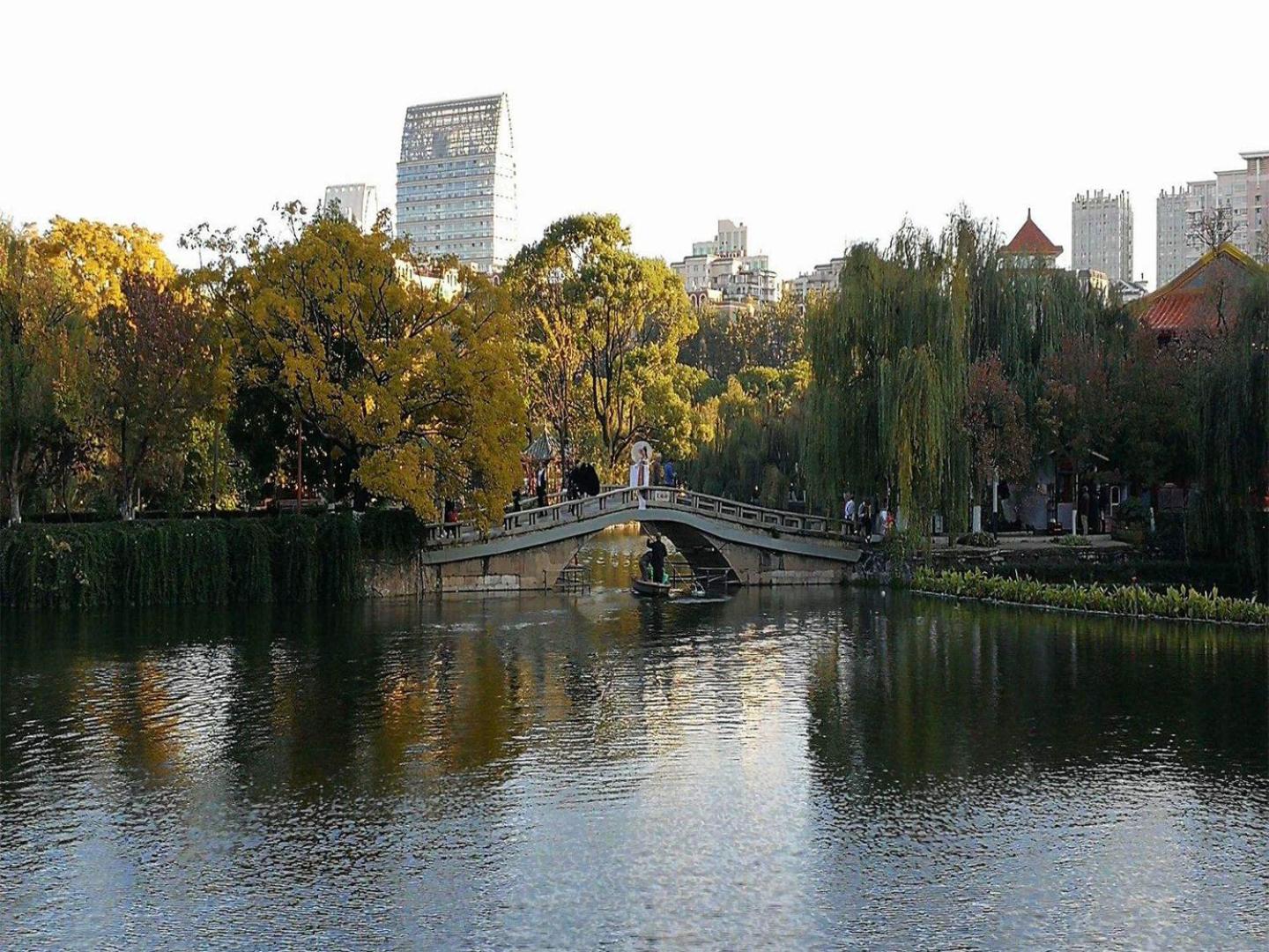 Annie Apartment - only 120 metres from Metro Line 2 Exit B of Chuanxingulou