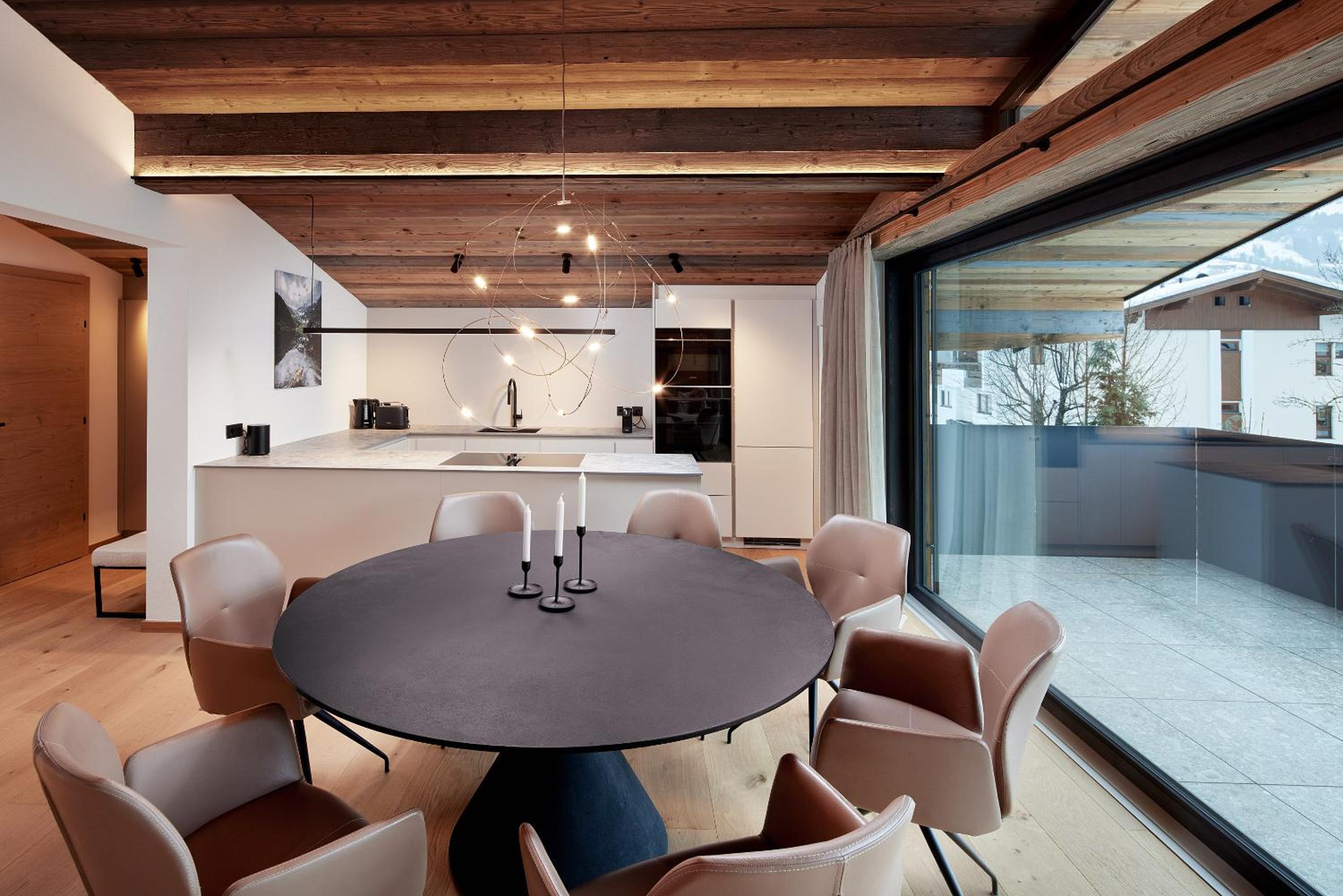 Alpin Residenzen Eichenheim Aurach bei Kitzbühel by Alpina-Holiday