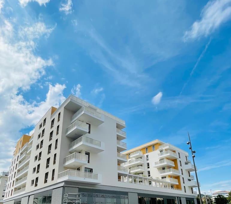 Q&R Renting - Appartement luxueux et Suites Design - Parking AC Mer