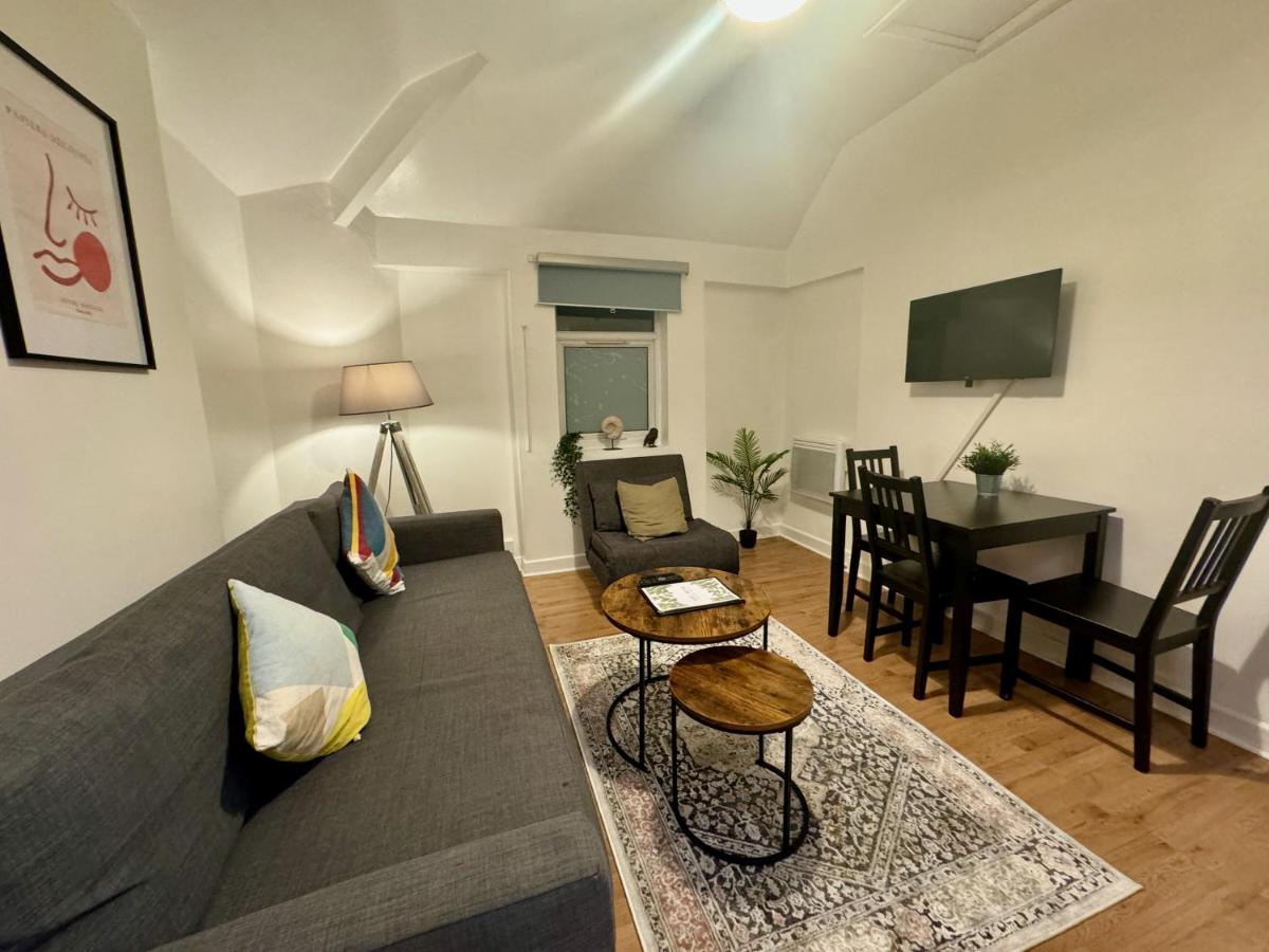 Space For Groups, 10 mins from centre with parking! view 3