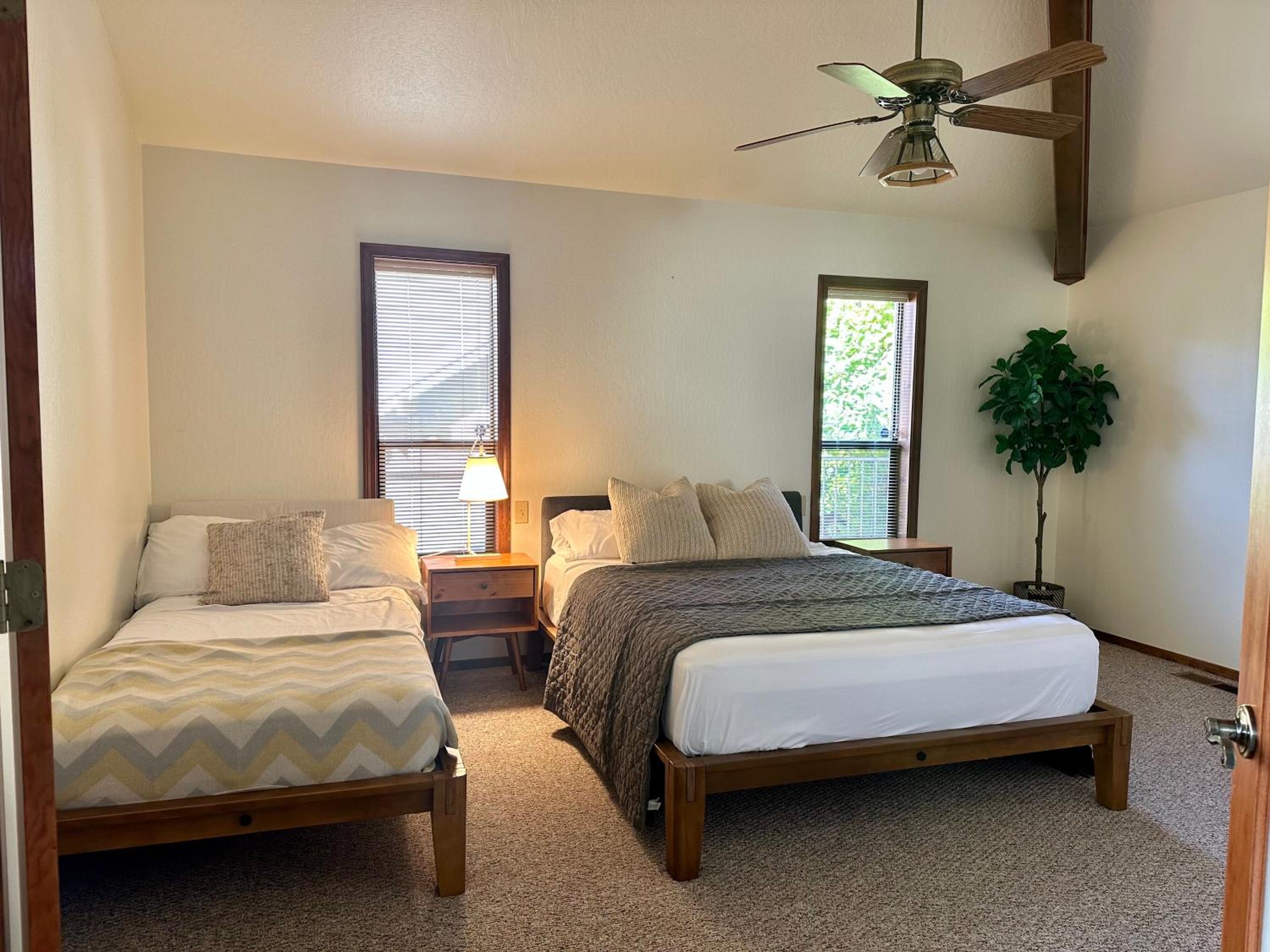 Luxury Yosemite Lake House view 4