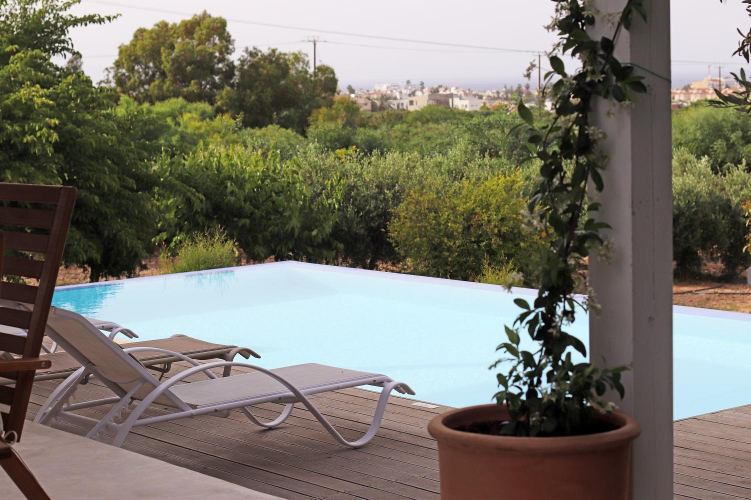 Hotel Orchard Villa - Image 1