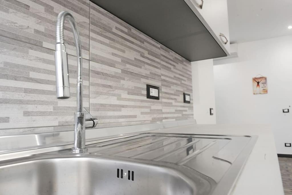 Lauretta: Appartamento adiacente metro view 2