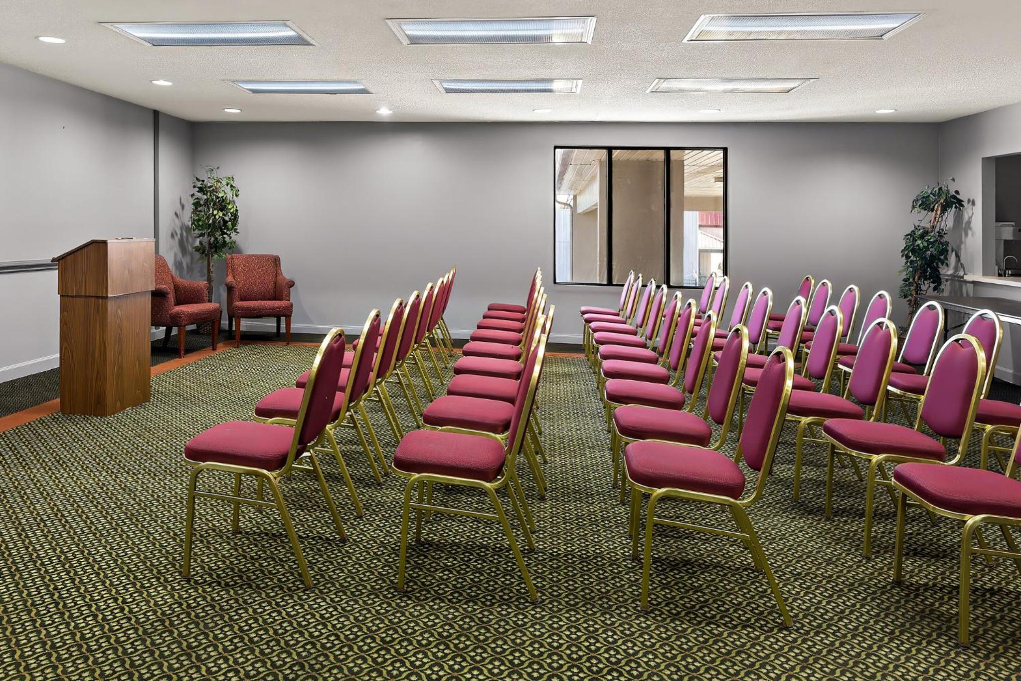 Red Roof Inn & Suites Monroe, NC