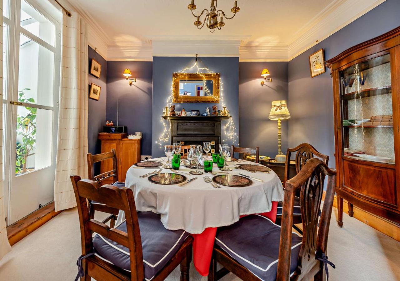 3 Bed in Aberaeron oc-b27954