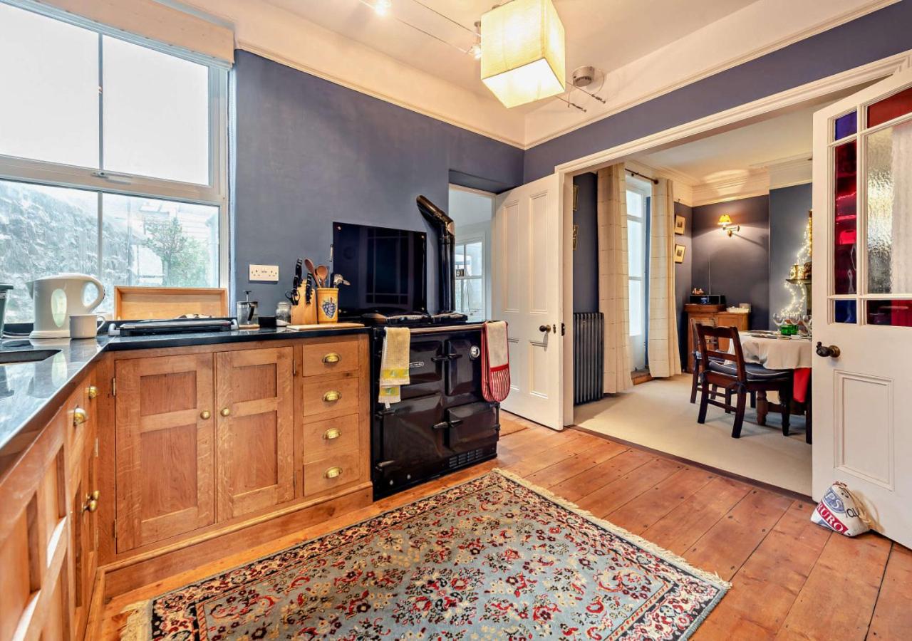 3 Bed in Aberaeron oc-b27954