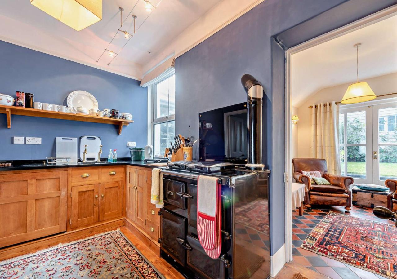 3 Bed in Aberaeron oc-b27954