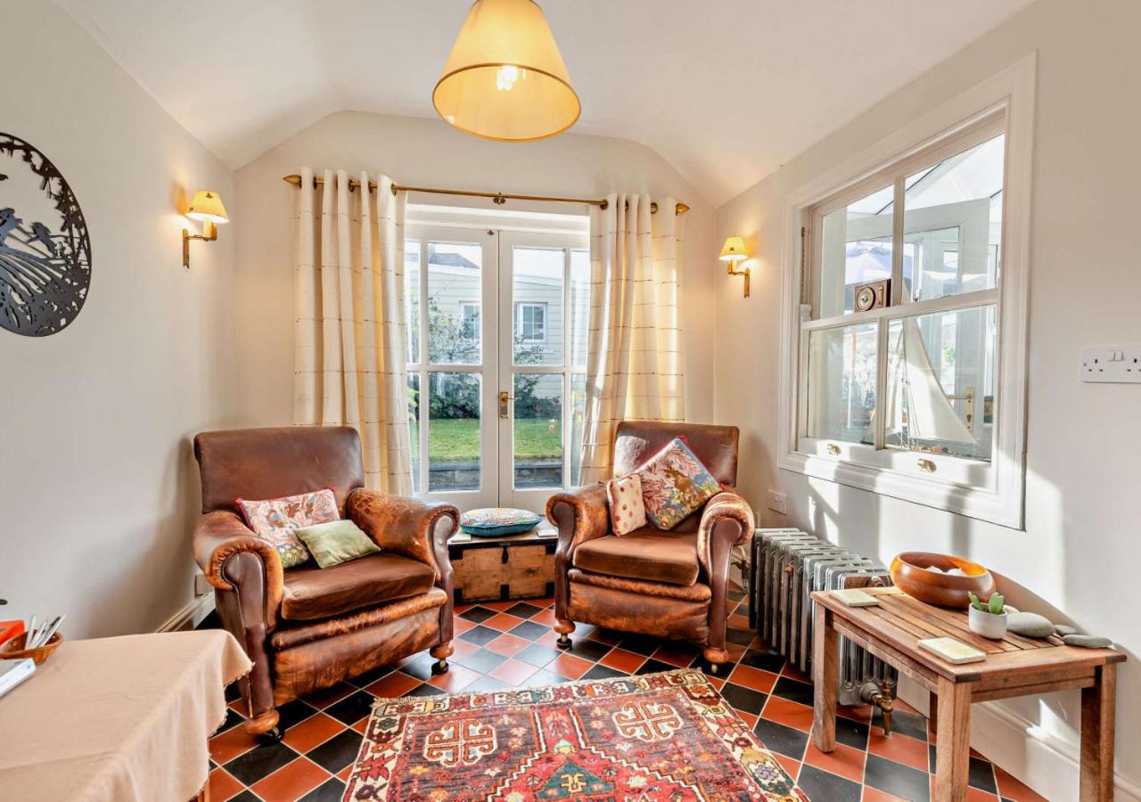 3 Bed in Aberaeron oc-b27954