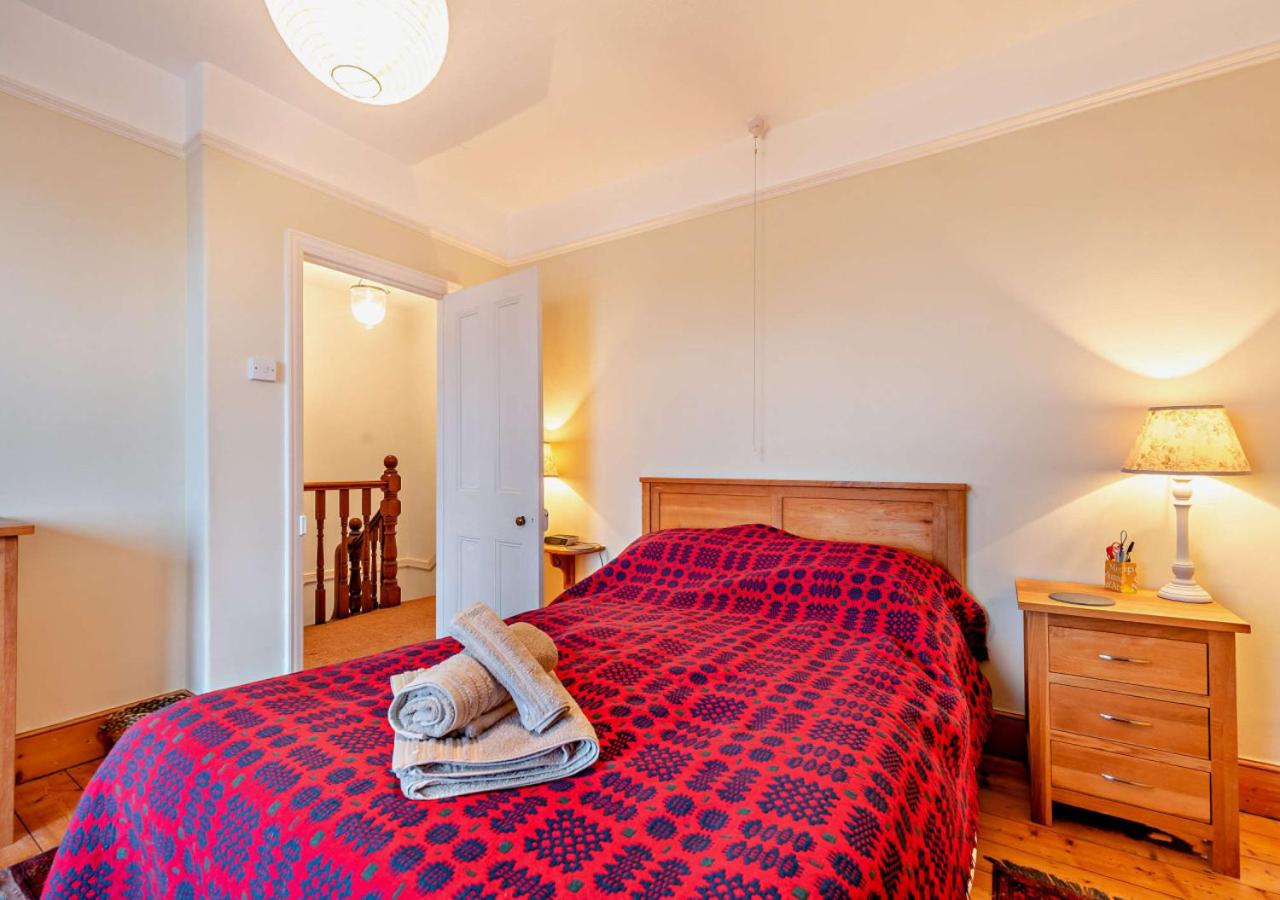 3 Bed in Aberaeron oc-b27954