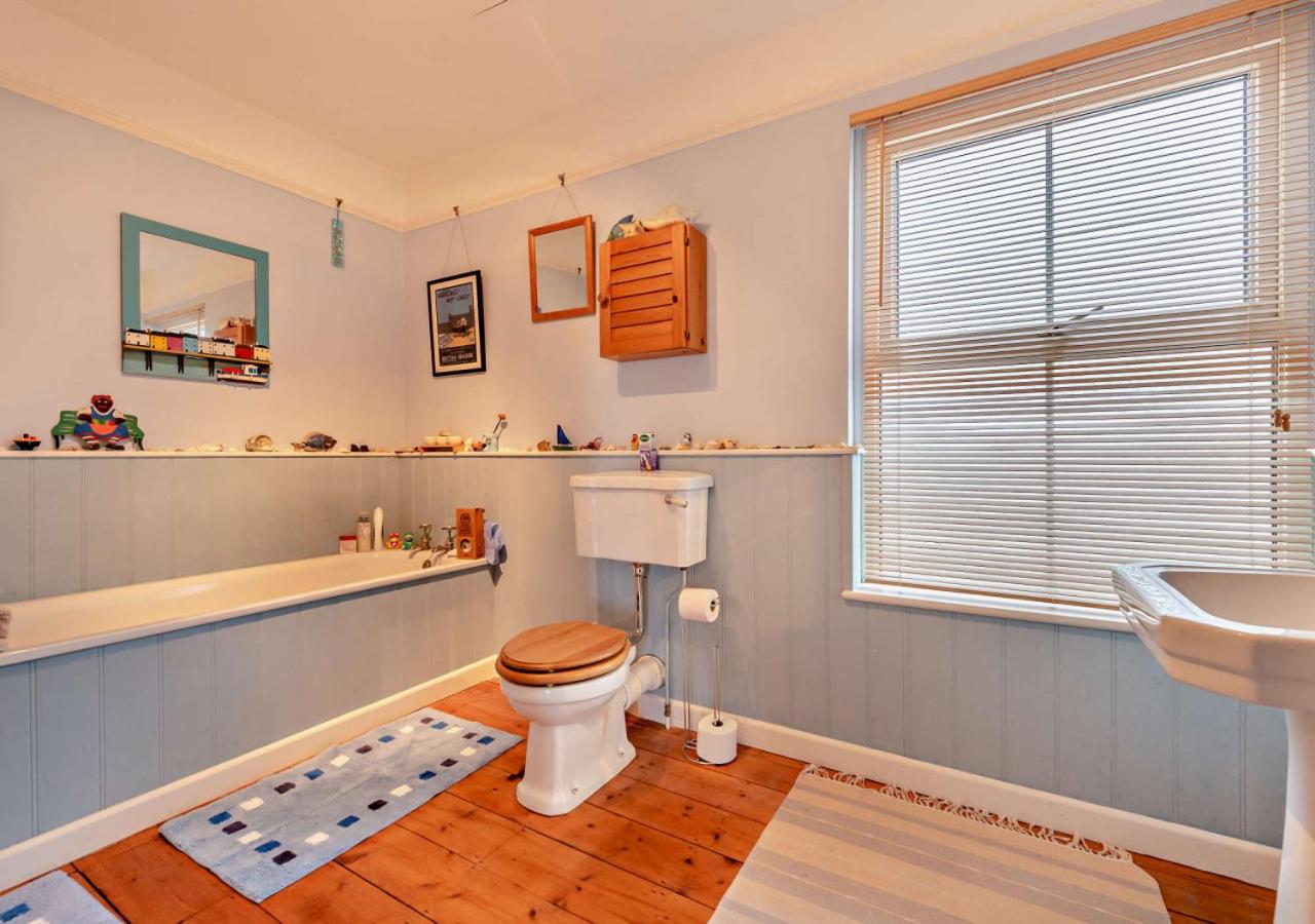 3 Bed in Aberaeron oc-b27954