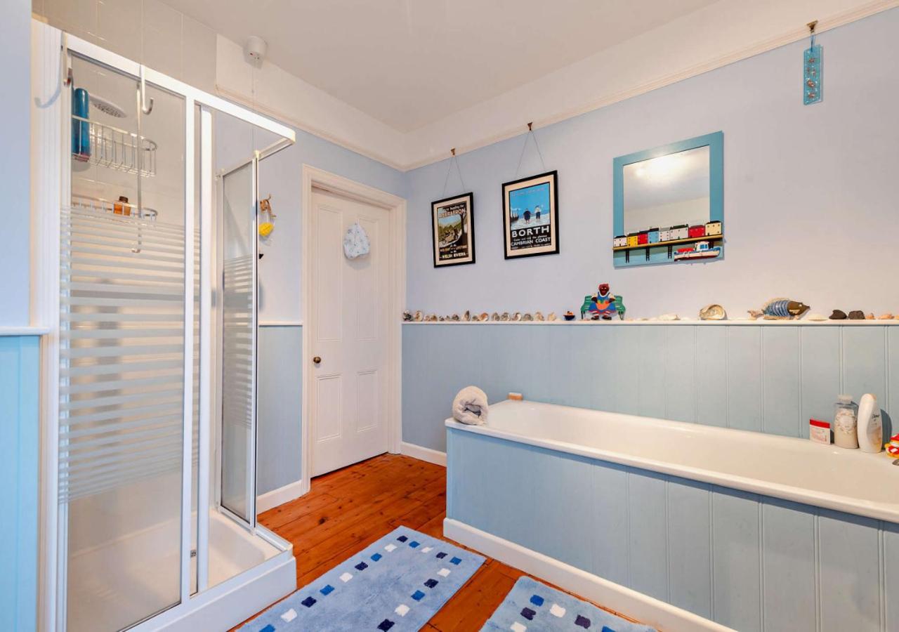 3 Bed in Aberaeron oc-b27954