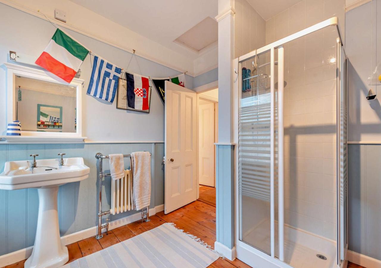3 Bed in Aberaeron oc-b27954