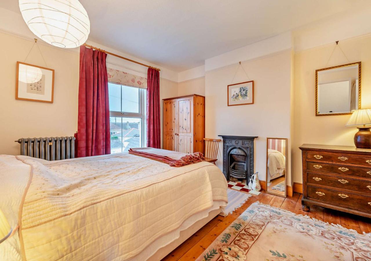 3 Bed in Aberaeron oc-b27954