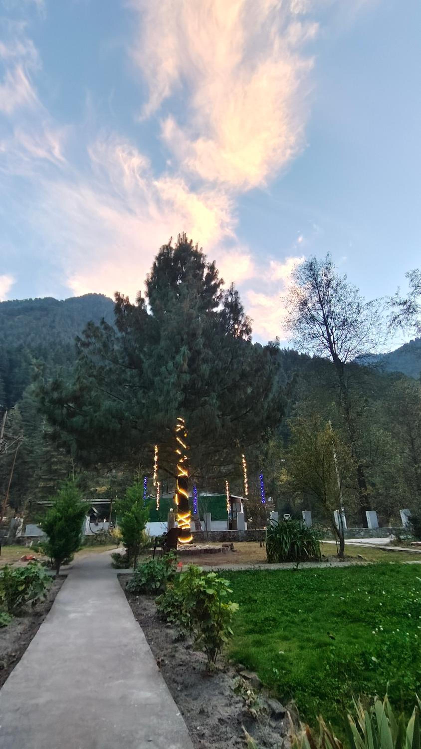 MH-12 Homestays and Cafe. view 2