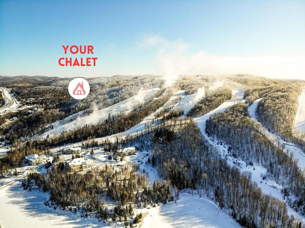 Ski in Tremblant & Mont Blanc - Views, Spa and Pool table
