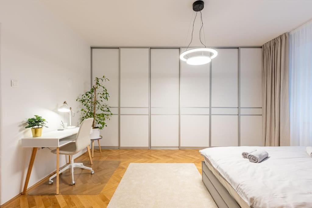 Luxury Apartment on Wilsonova, close to City Center