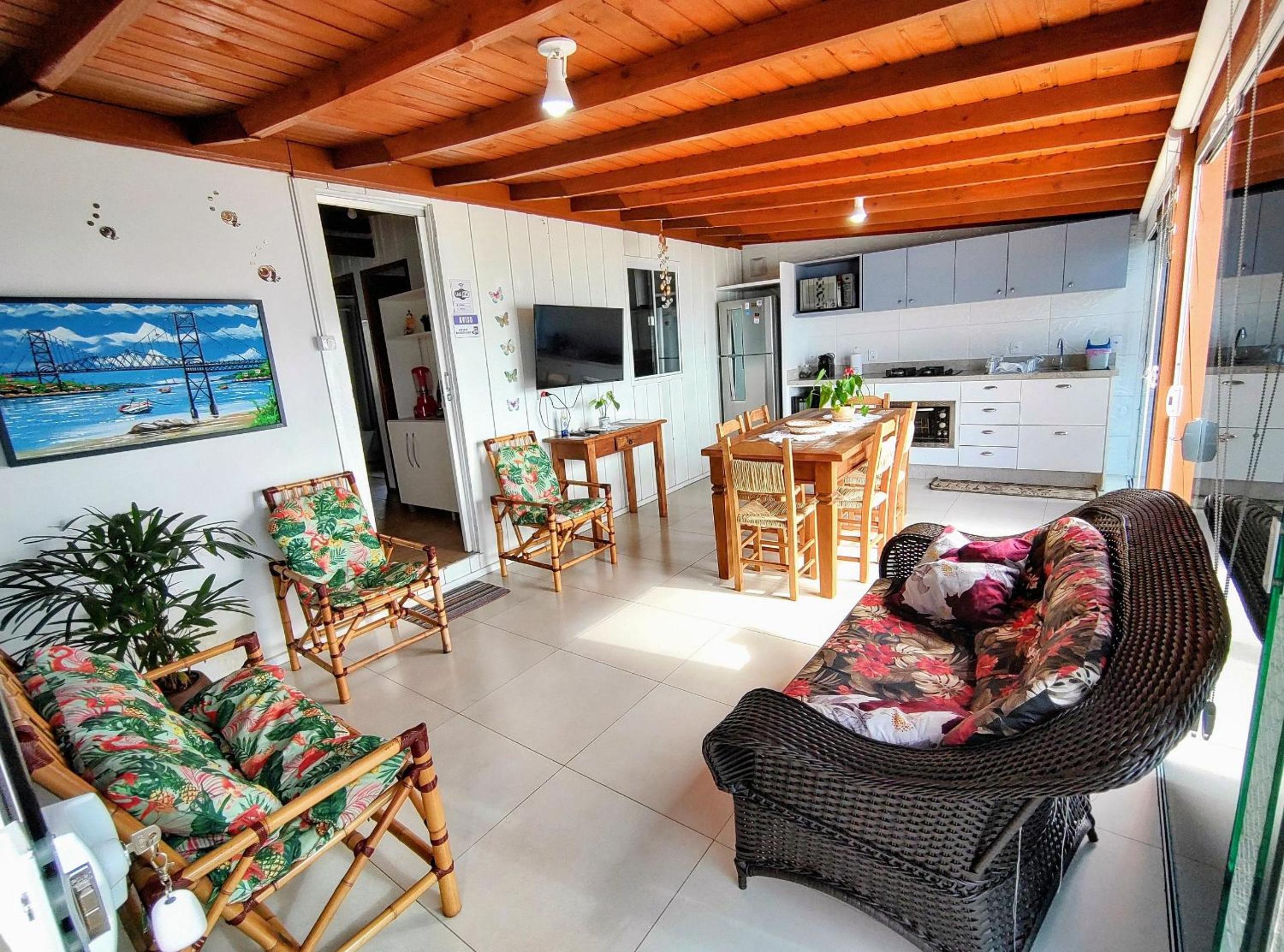 Casa charmosa pé na areia por do sol