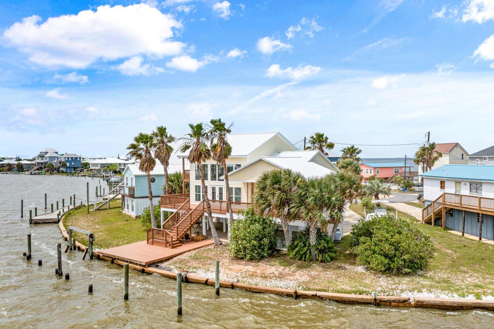 061 Bay Breezes on Port Royal