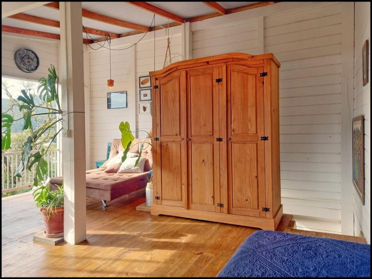 Cabana com vista mar, nascer do sol e lua cheia