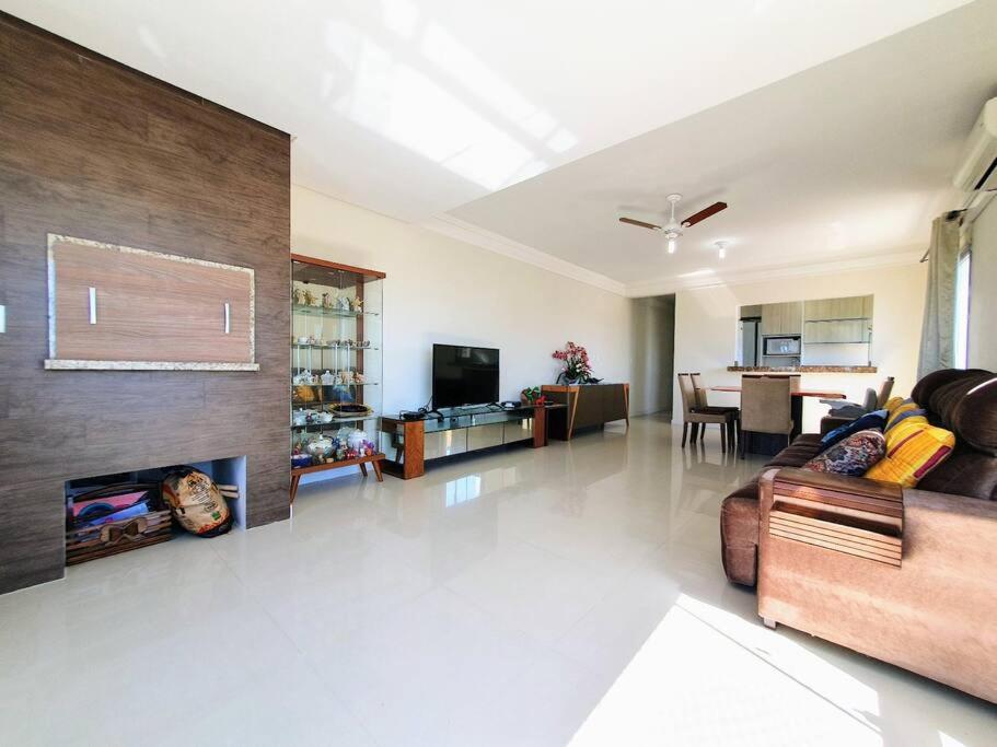 Belo apartamento com vista mar.