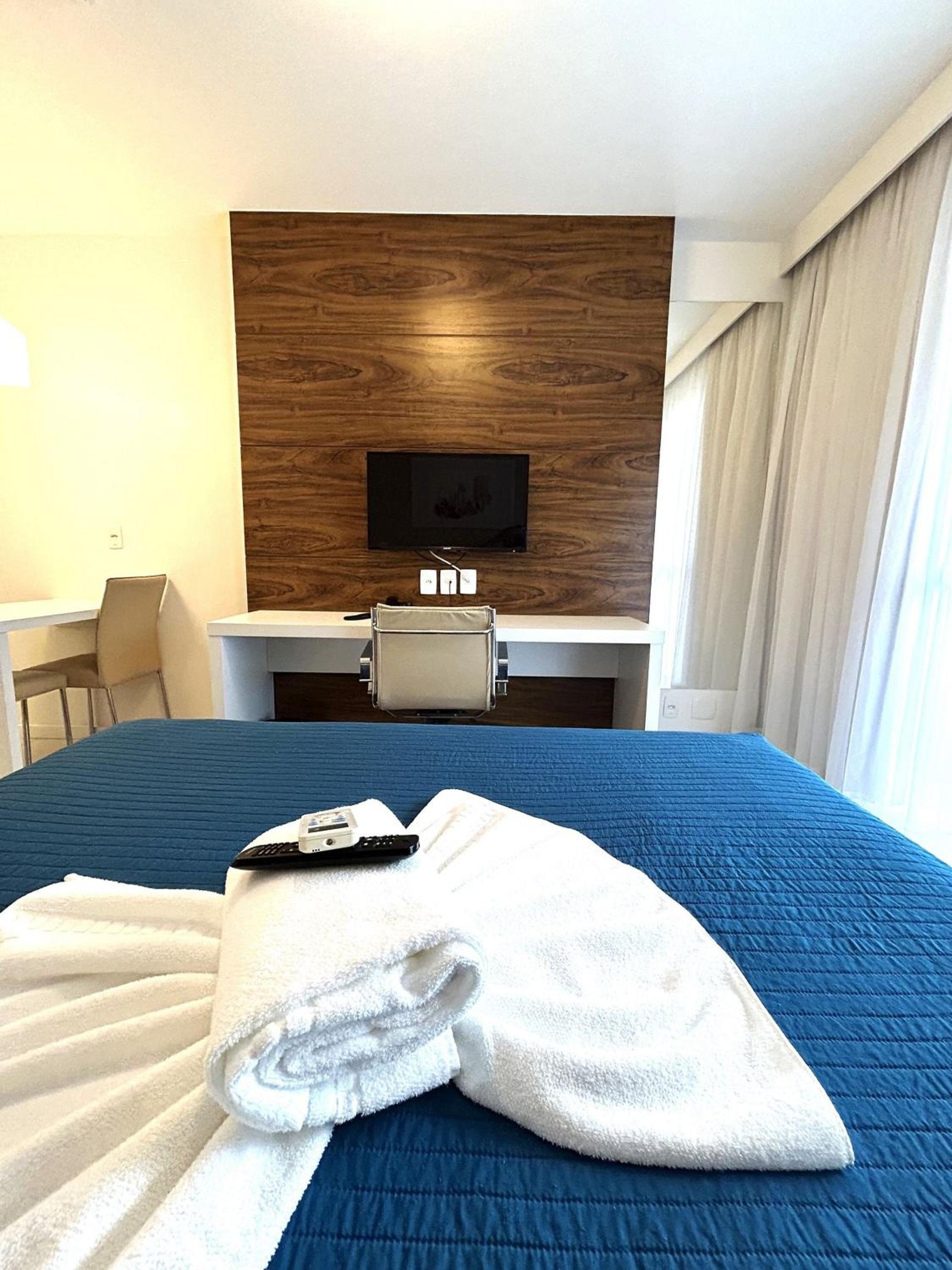 V820 Lindo flat em hotel BSB andar alto