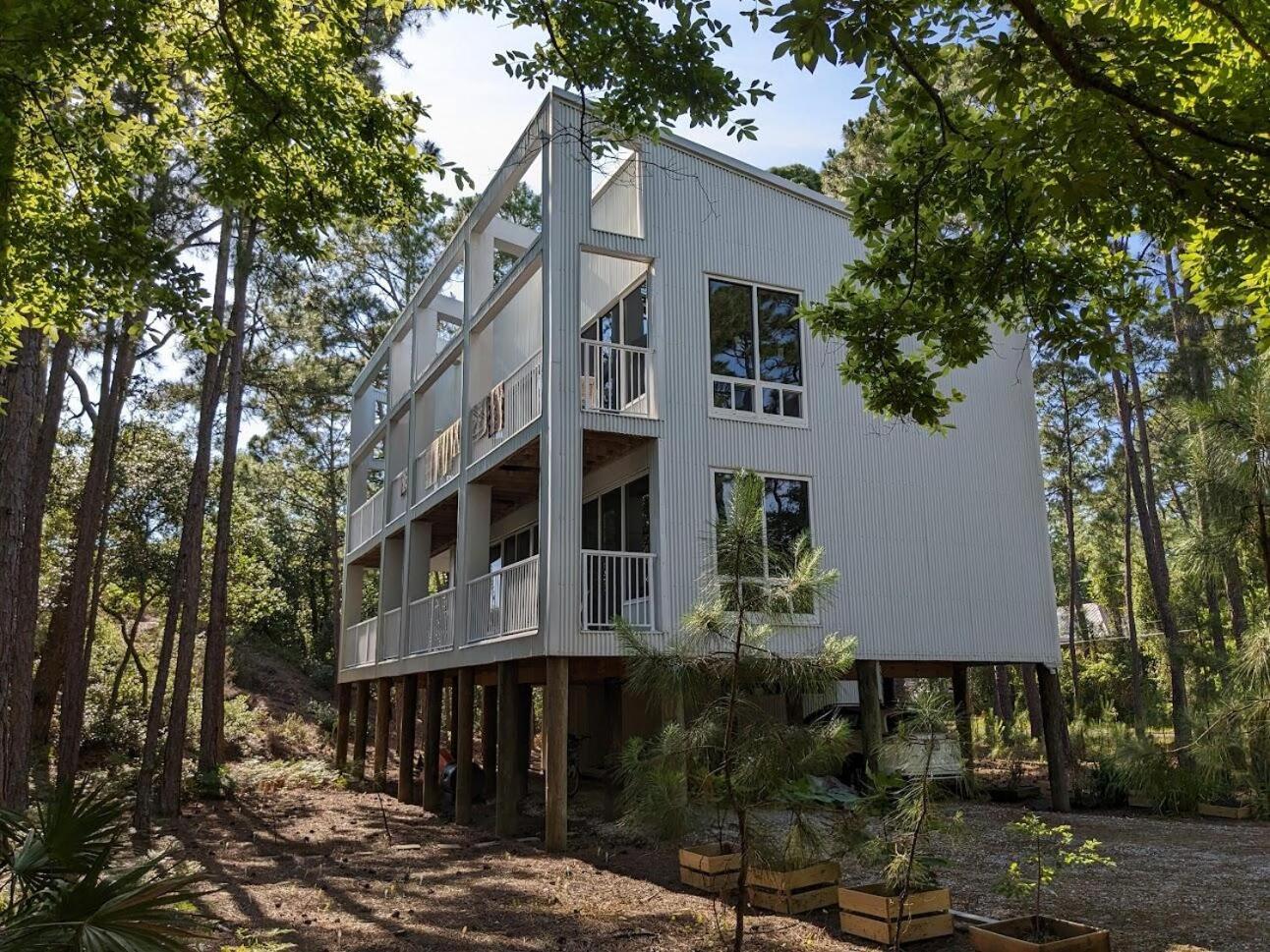 055 Bough House