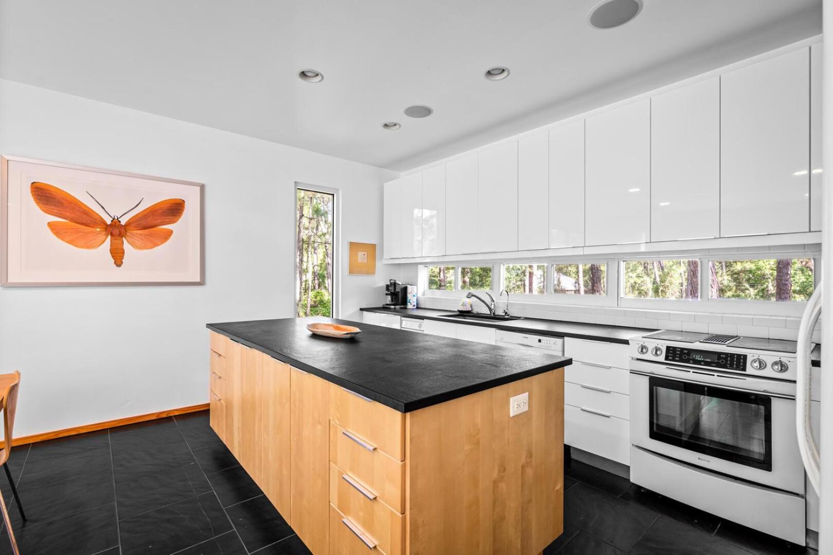 055 Bough House