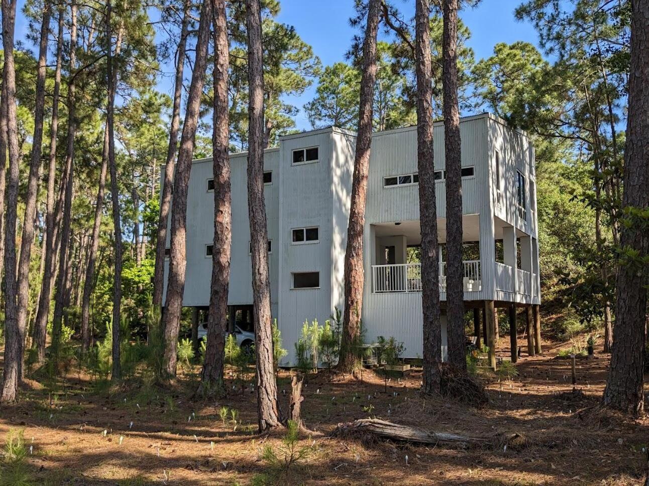 055 Bough House