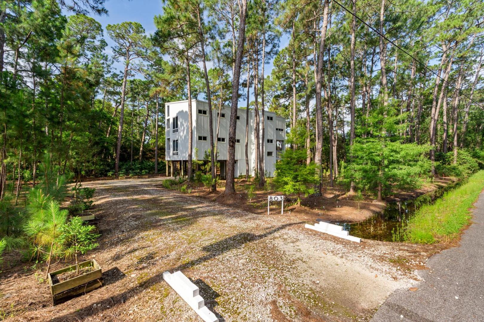 055 Bough House