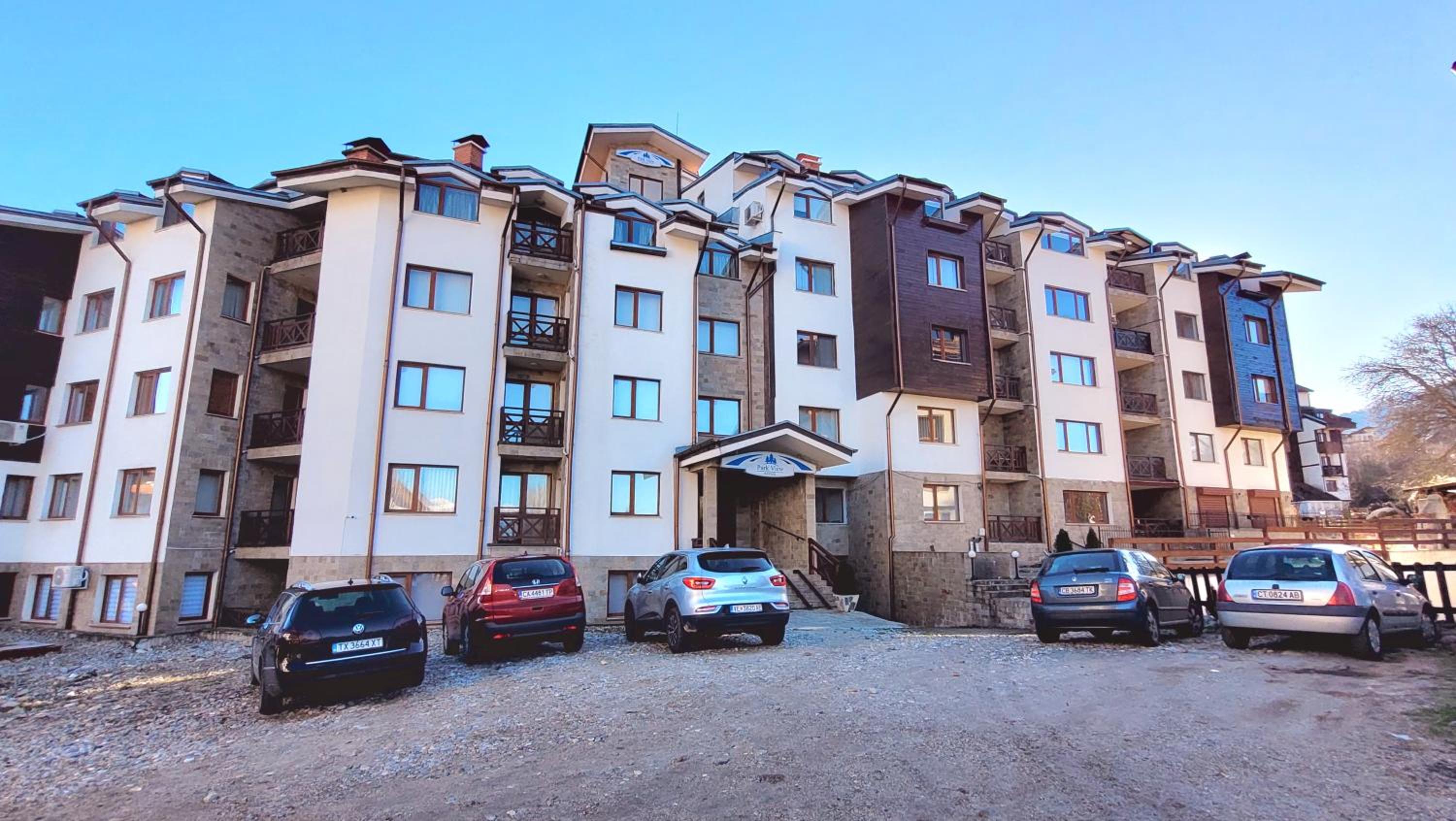 Spacious stylish studio with large terrace and amazing view, 5 min to Gondola & Bar Str