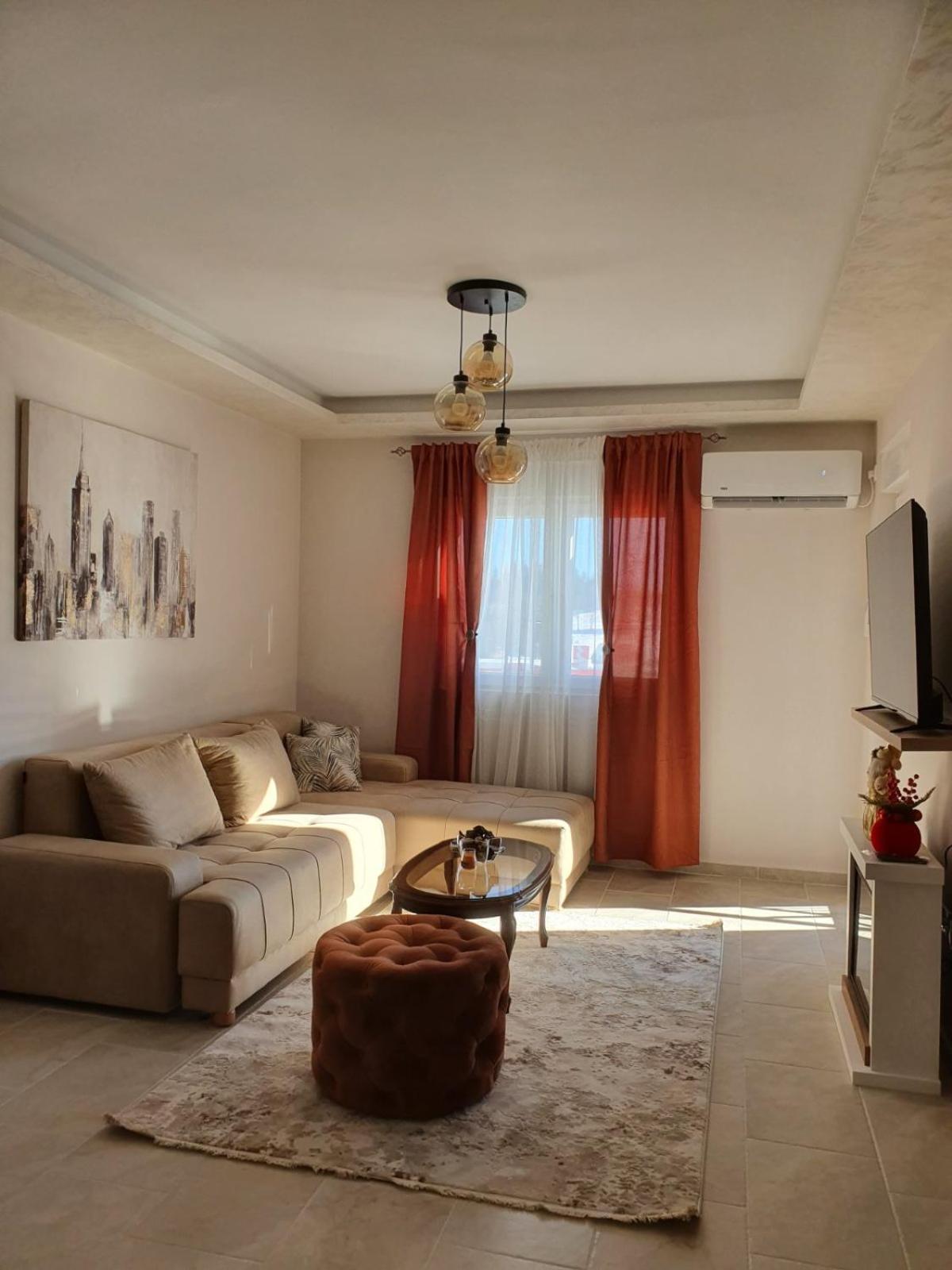 Lux Apartman Jovana view 4
