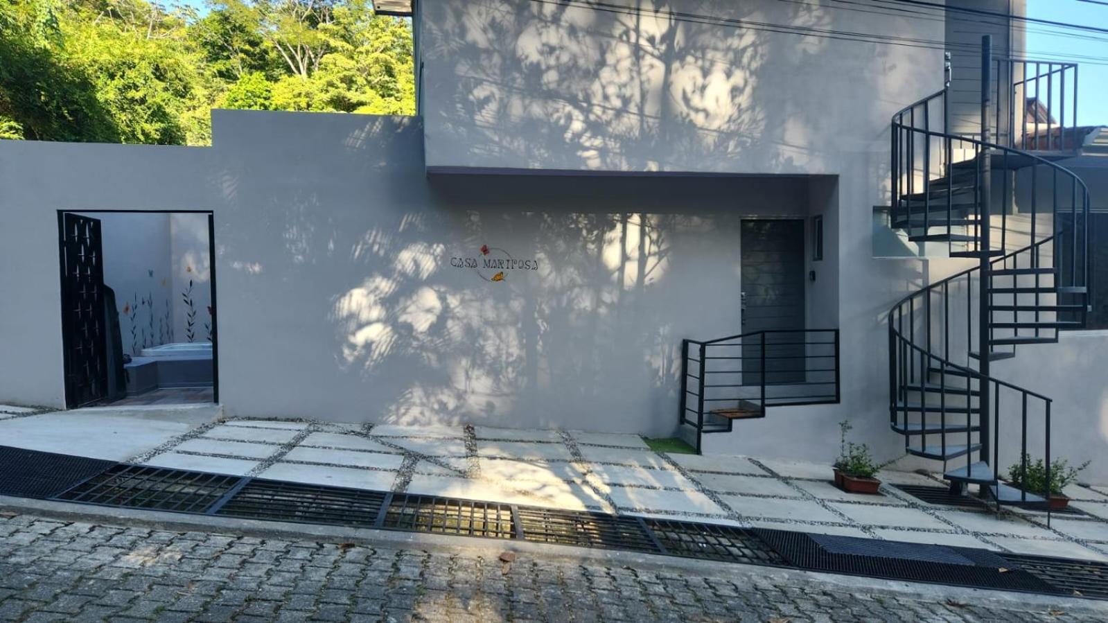CASA MARIPOSA en Punta Leona a 500 metros de la playa FULL EQUIPADA Espacio y precio a tu medida Posibilidad de alquilar la casa entera, dos apartamentos a