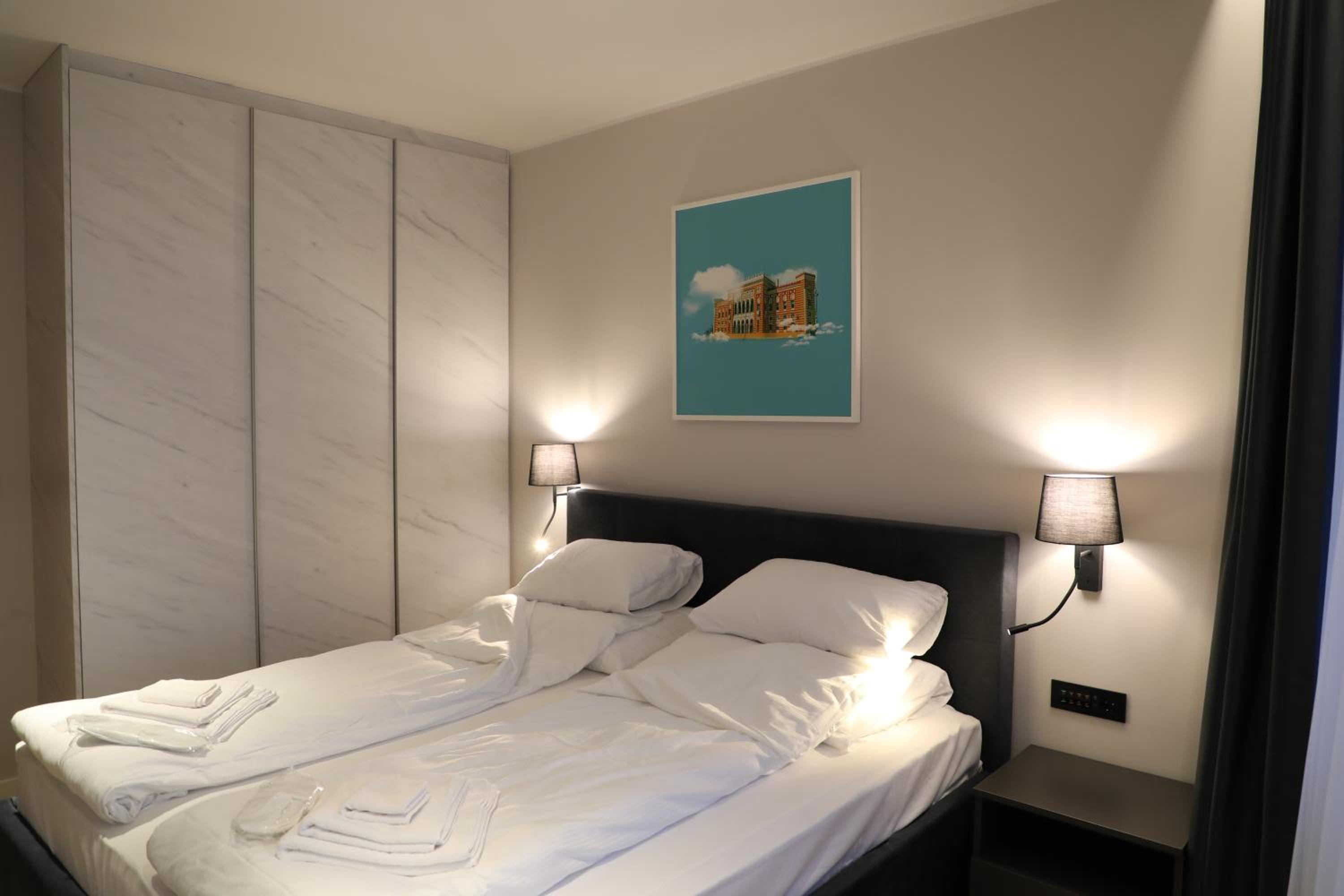 Moaline Apartments, free parking