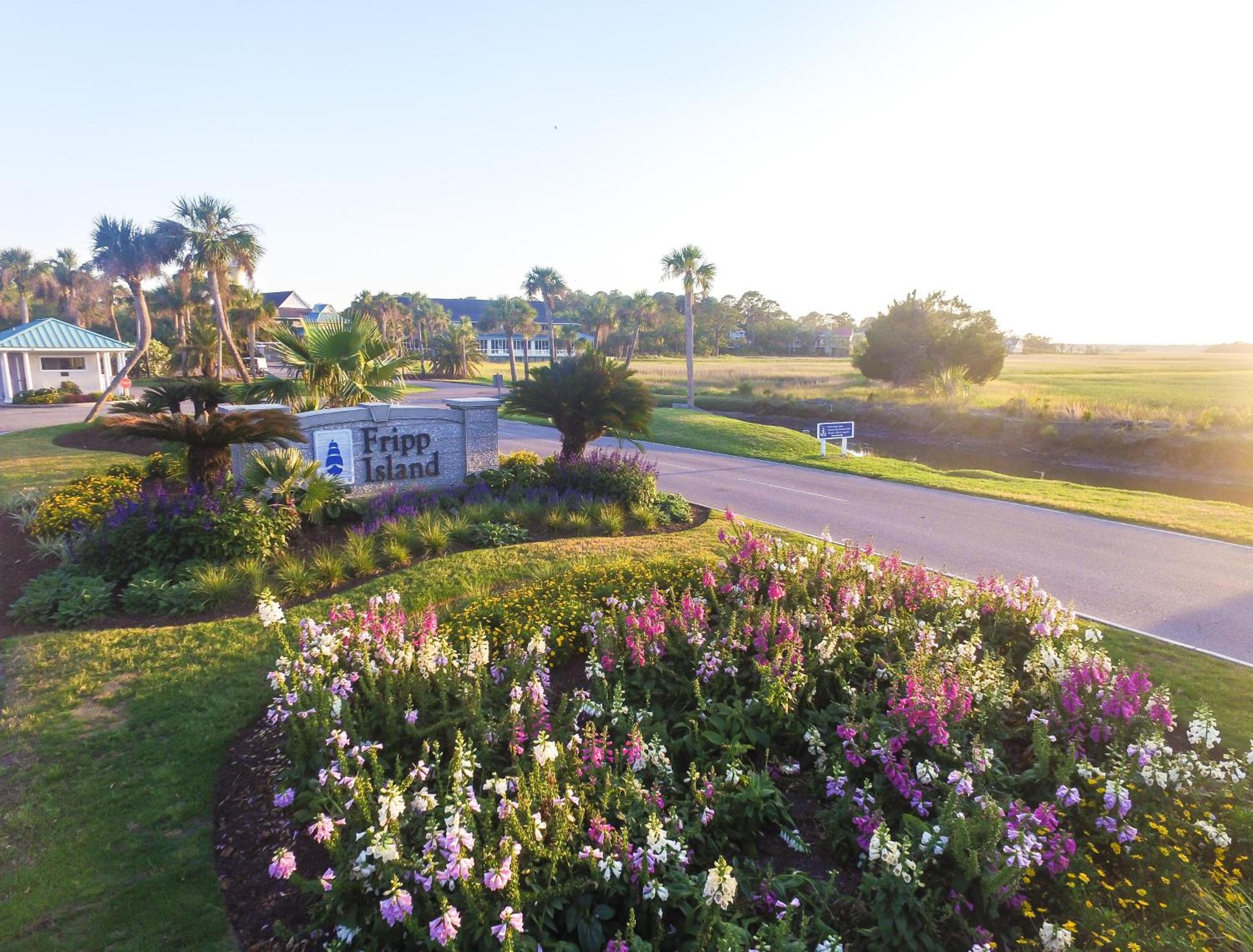 Ocean Bliss Cottage! Beach Club Villa with Canal Views - Short walk to Beach view 5