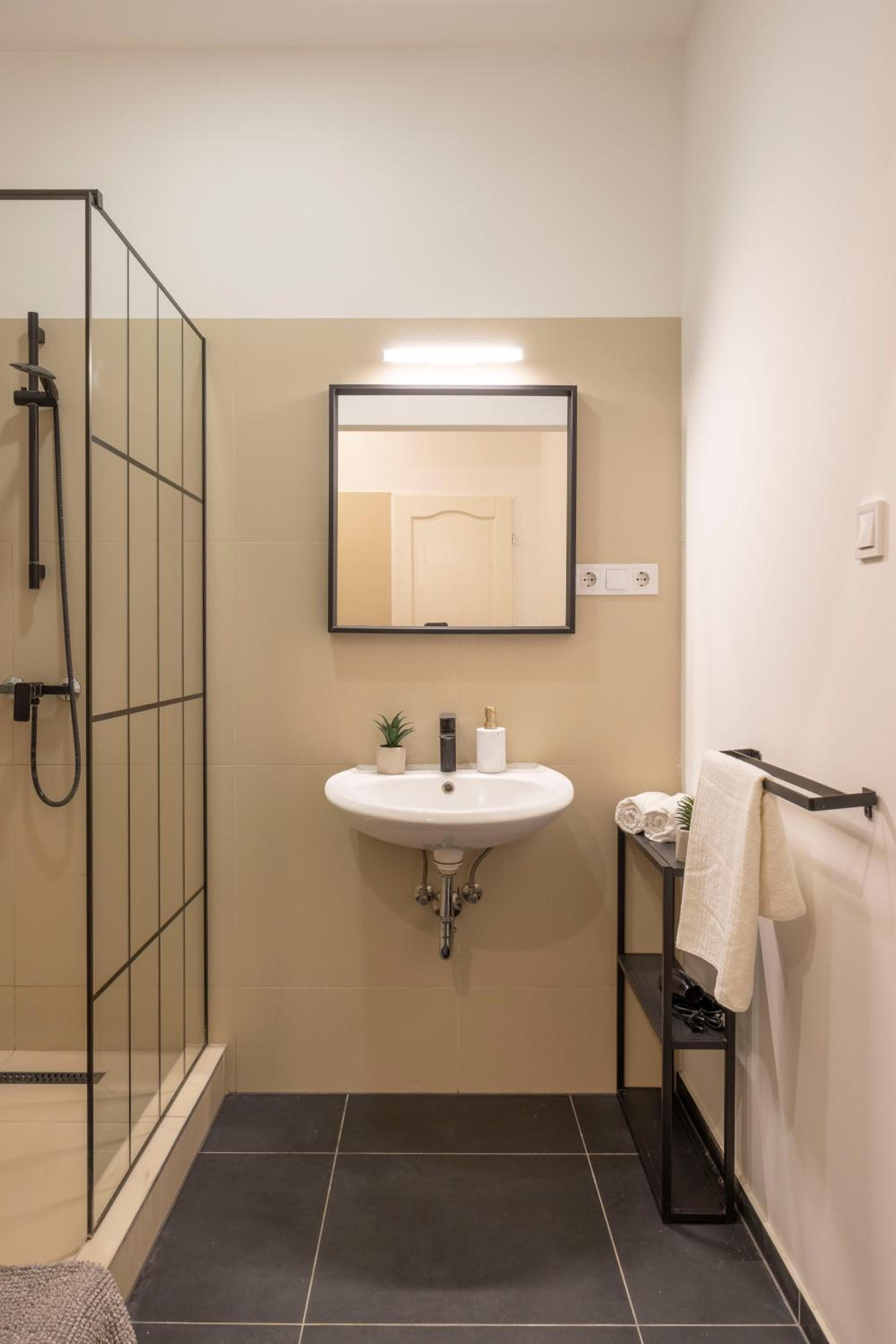 Exclusive Central Grand Residence in the Heart of Budapest view 4
