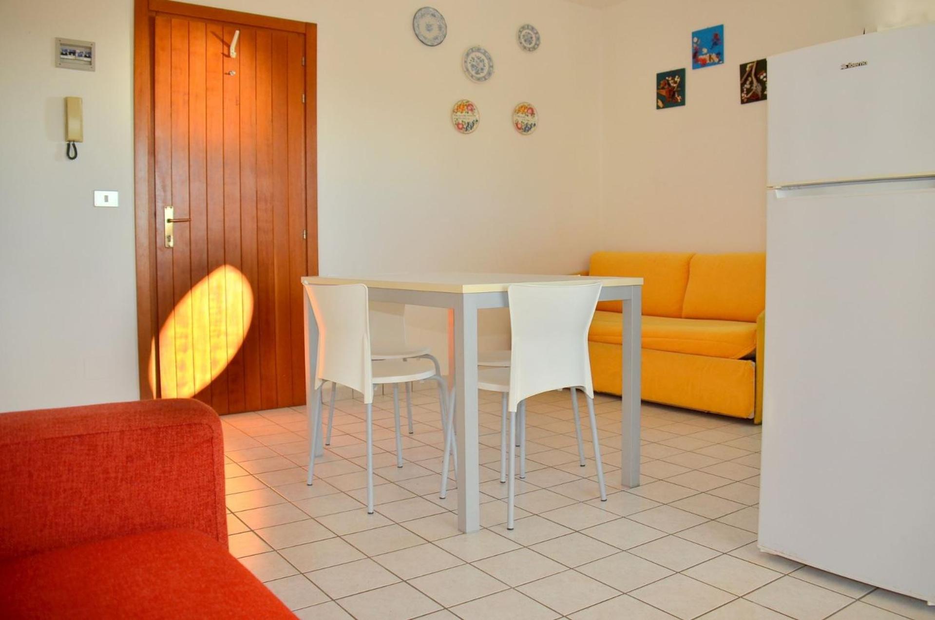 Experience the beach breeze in our bright flat photo 5