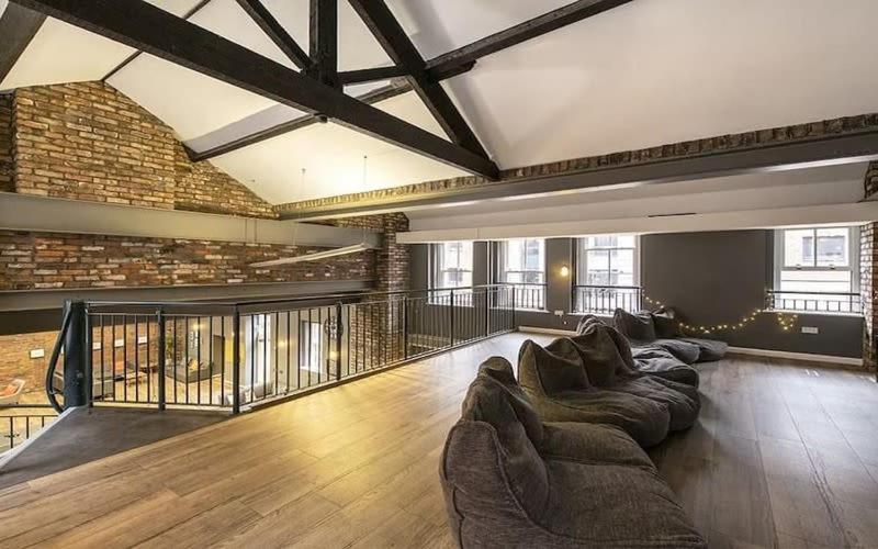 lounge