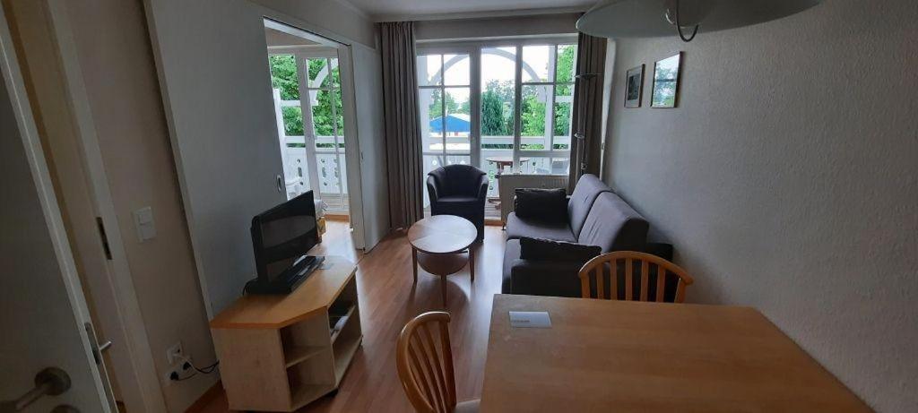 2-Zimmer-Ferienwohnung-in-Sellin-auf-Ruegen-direkt-an-der-Seeparkpromenade