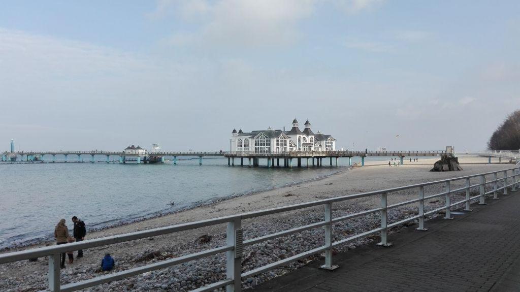 2-Zimmer-Ferienwohnung-in-Sellin-auf-Ruegen-direkt-an-der-Seeparkpromenade