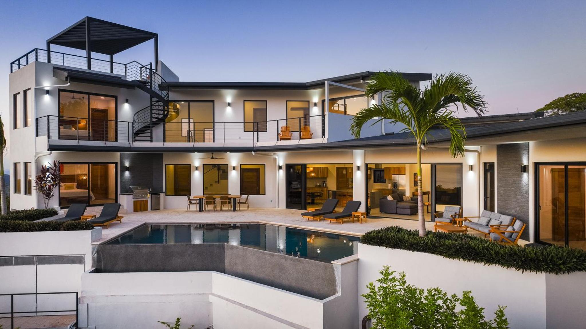 Villa Vista Pacifico - Serene Villa, Ocean View Pool, Rooftop Deck, 5 BR