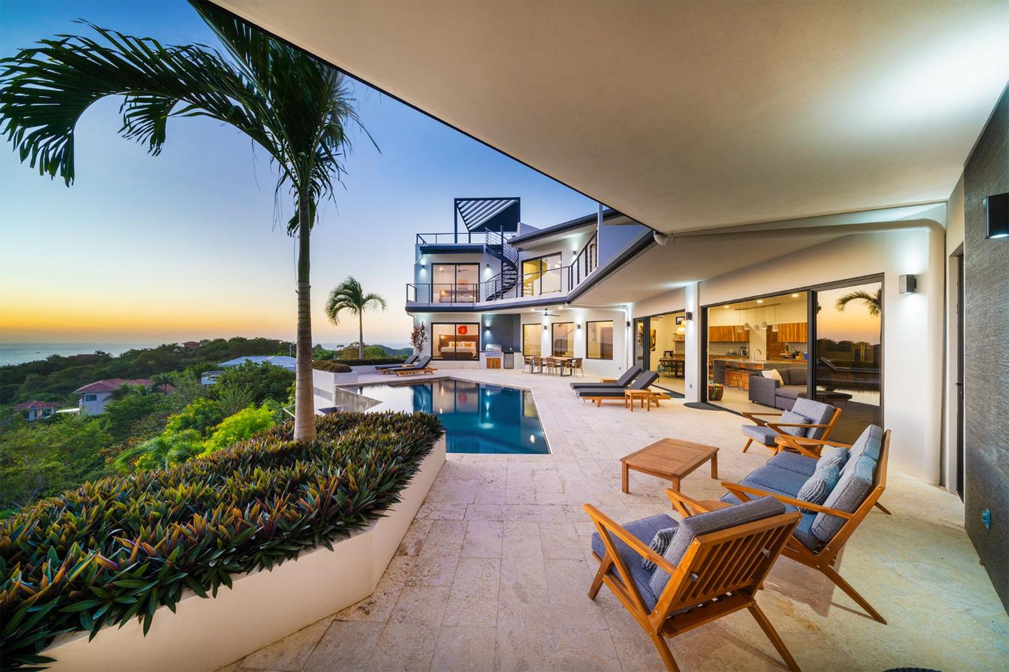 Villa Vista Pacifico - Serene Villa, Ocean View Pool, Rooftop Deck, 5 BR