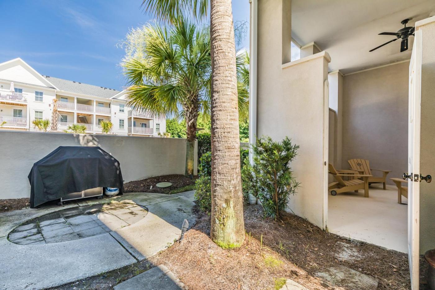 New Listing! Habersham Flat - Sleeps 4 Walking Distance to Pool and Market St view 5