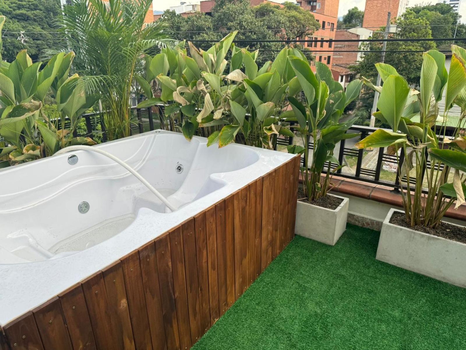 The Emerald, Medellin