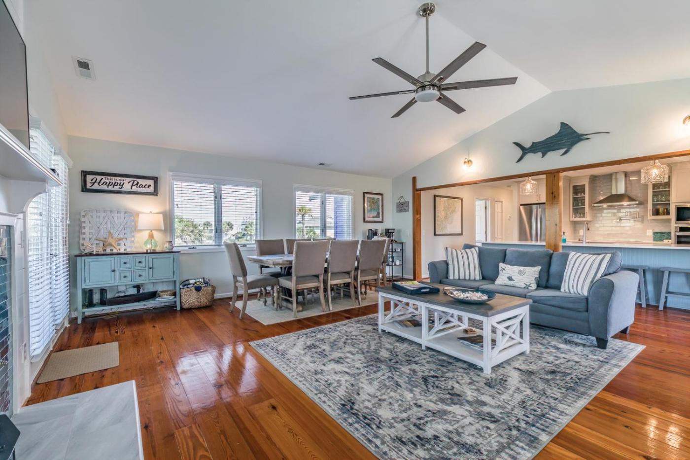 Harbor Island Family Beach Getaway - Golf Cart Included Short walk to Beach and Pool view 3