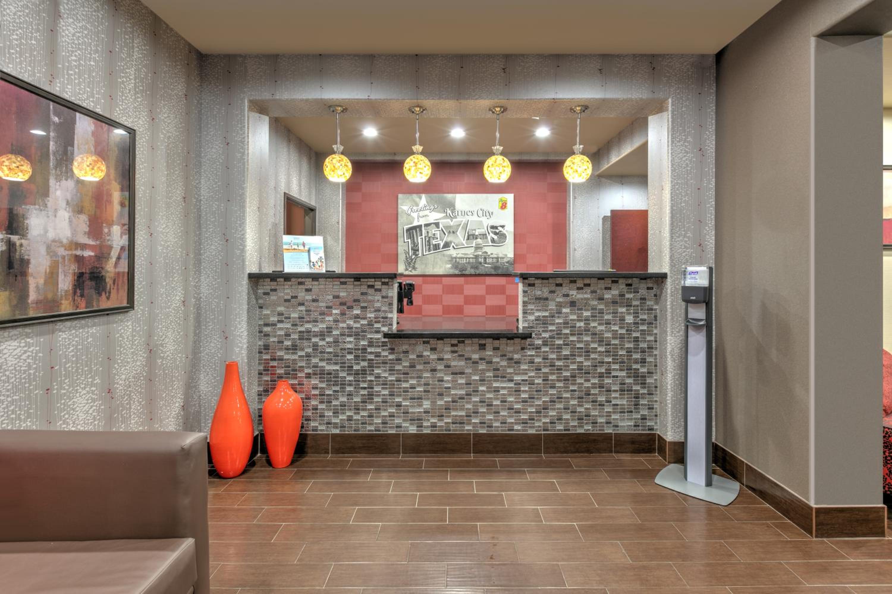 Super 8 by Wyndham Karnes City